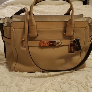 COACH SWAGGER NUDE SATCHEL